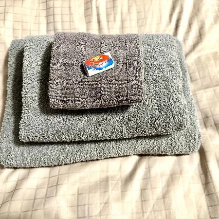 Zentral Gelegene Dg-wohnung Mit 4 Schlafzimmern Lägenhet *