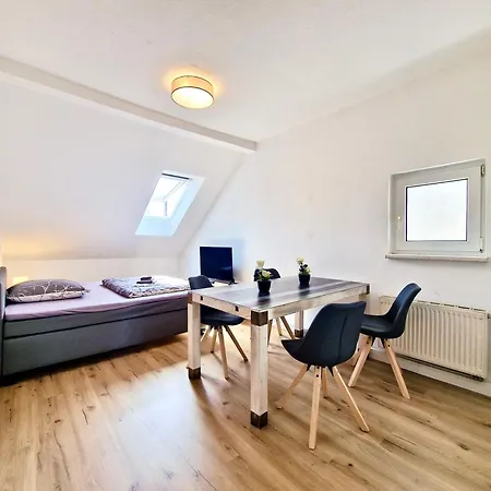 Apartment Zentral Gelegene Dg-wohnung Mit 4 Schlafzimmern *