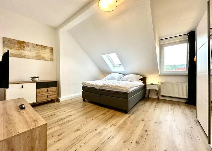 Zentral Gelegene Dg-wohnung Mit 4 Schlafzimmern