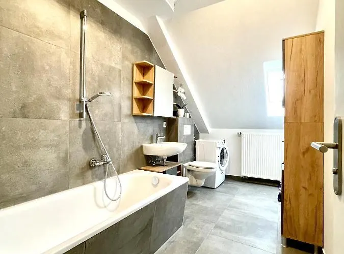 Lägenhet Zentral Gelegene Dg-wohnung Mit 4 Schlafzimmern Eisenach